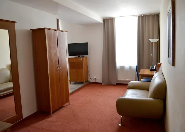 Plaza Hotell 4*