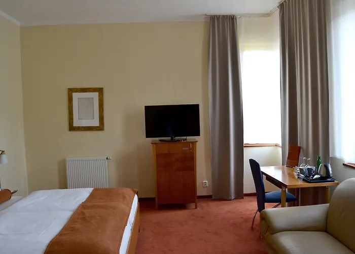 Hotell Plaza 4*
