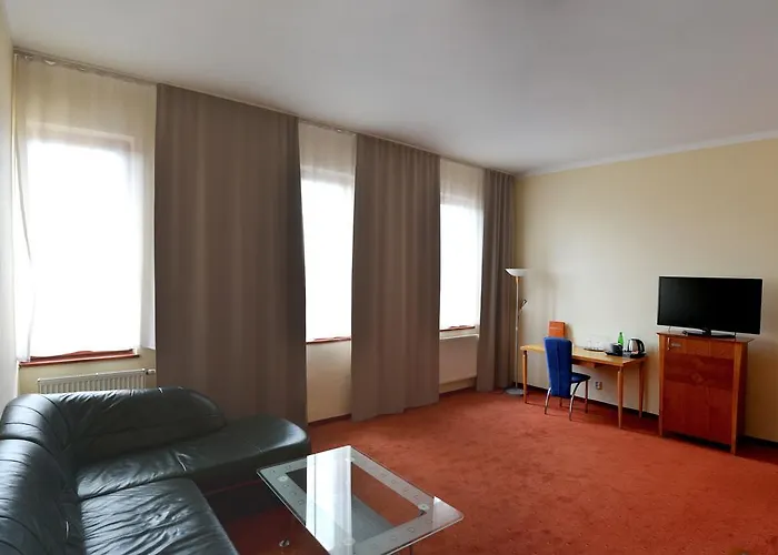Plaza Hotell 4*