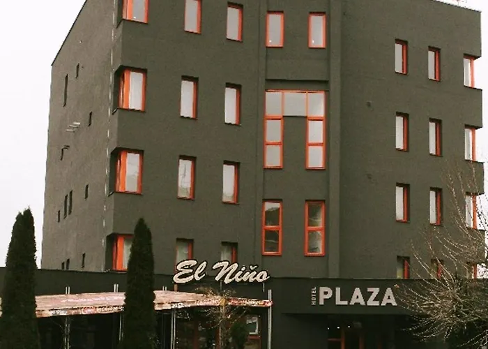 Plaza 4*